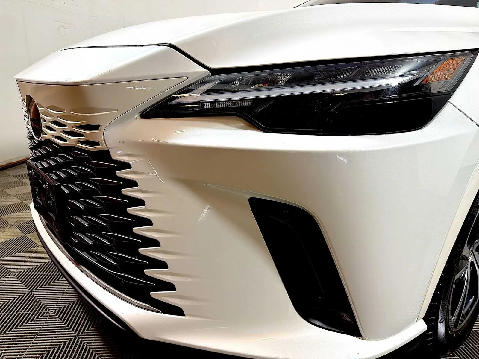 Used 2023 Eminent White Pearl Lexus Premium image 25