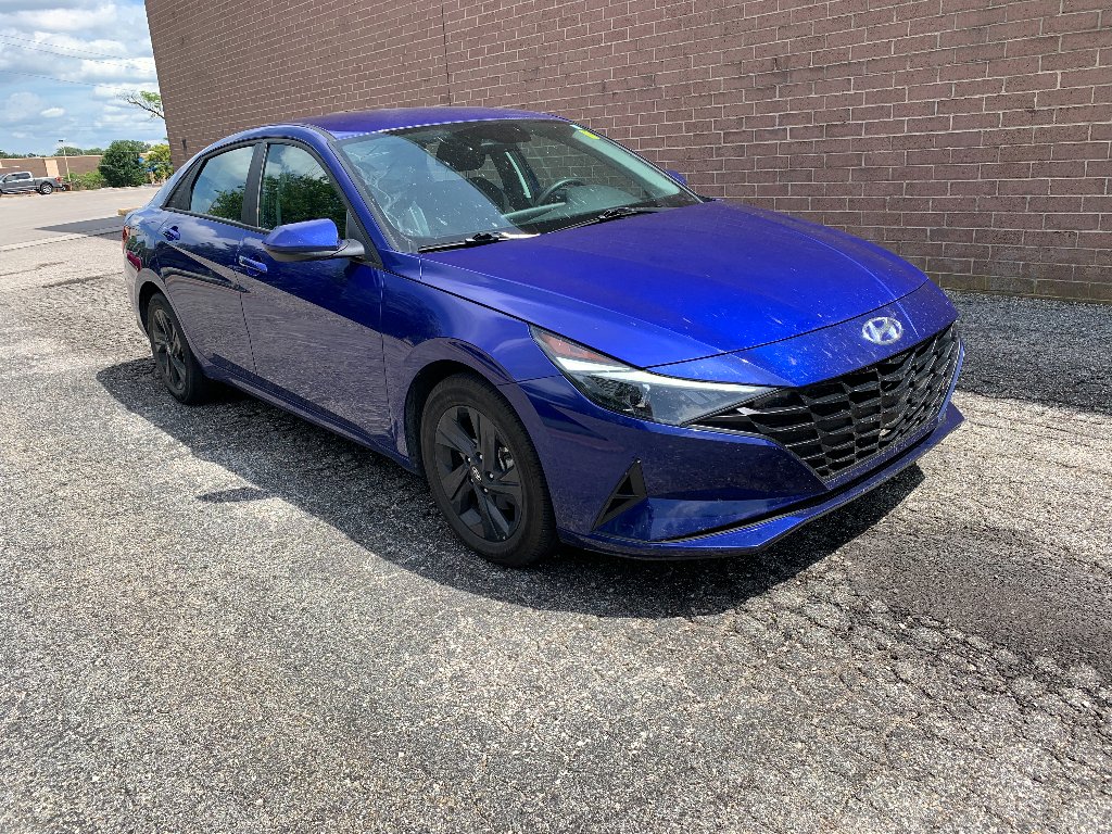 Used 2023 Intense Blue Hyundai SEL image 8