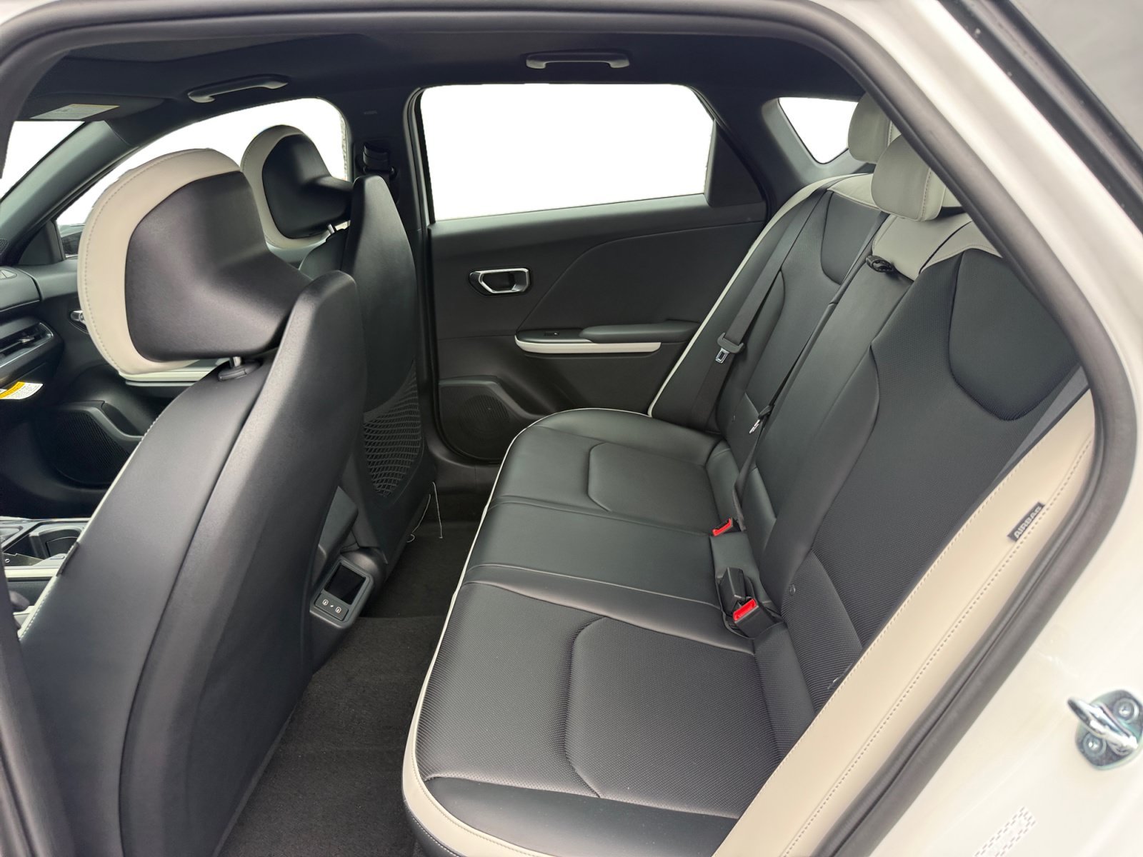 New 2026 Snow White Pearl Kia GT-Line image 16