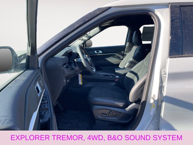 New 2027 White Ford Tremor image 9