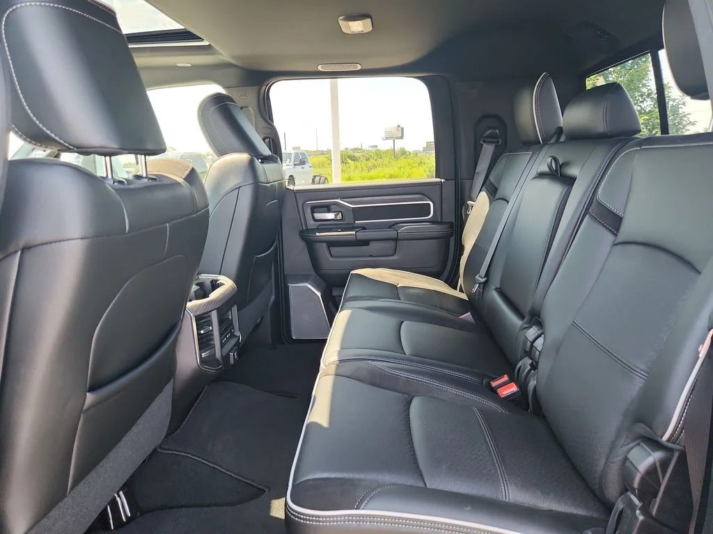 New 2026 Granite Crystal Metallic Clear-Coat Exterior Paint RAM Laramie image 22