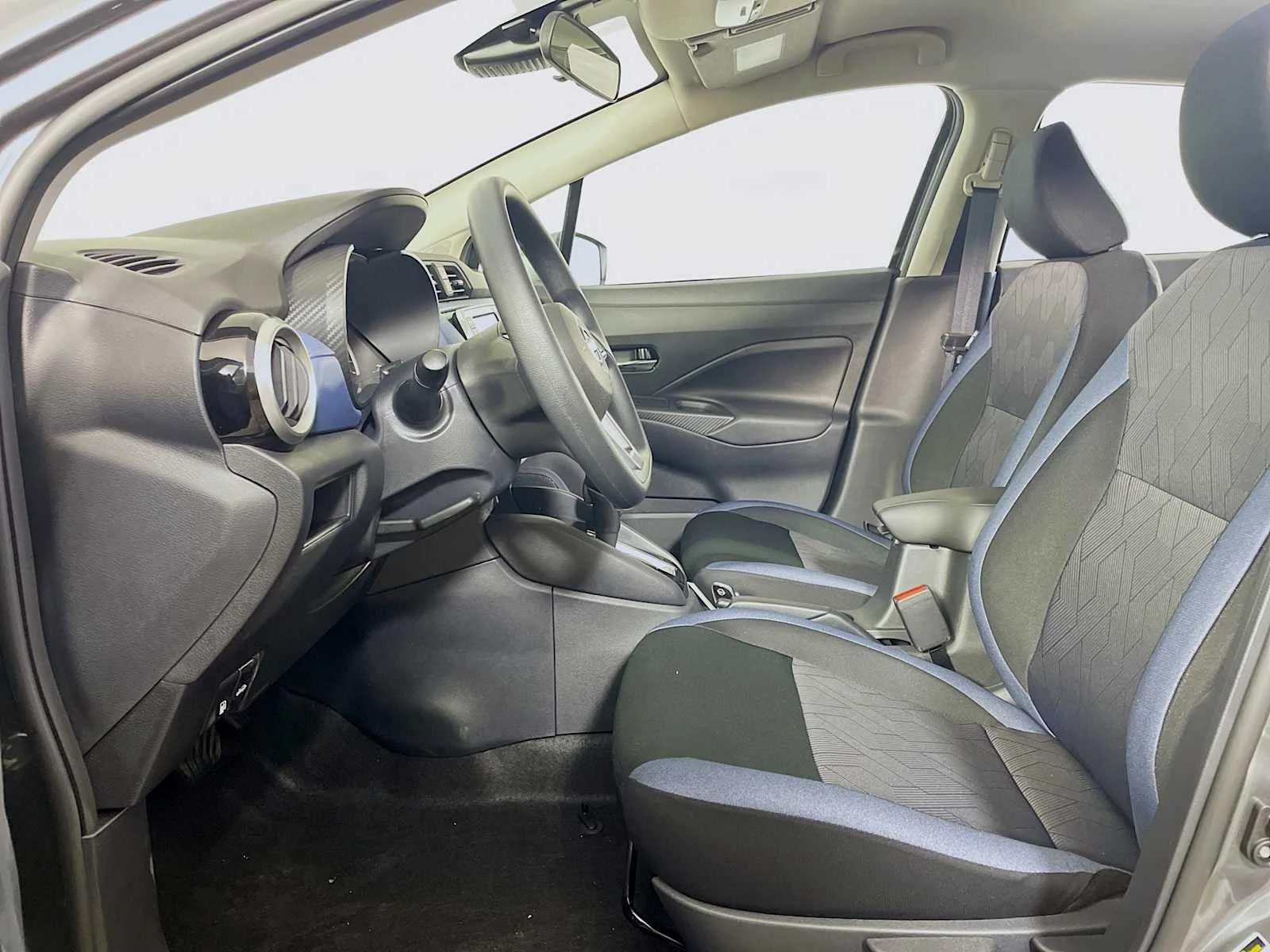 Used 2025 Gun Metallic Nissan SV image 4