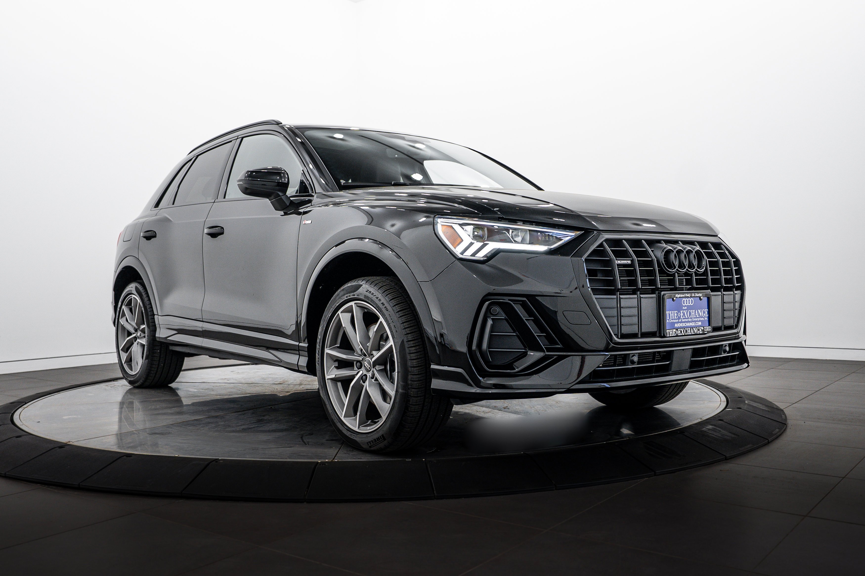 2025 Audi Q3 45 TFSI S Line Premium quattro's photo