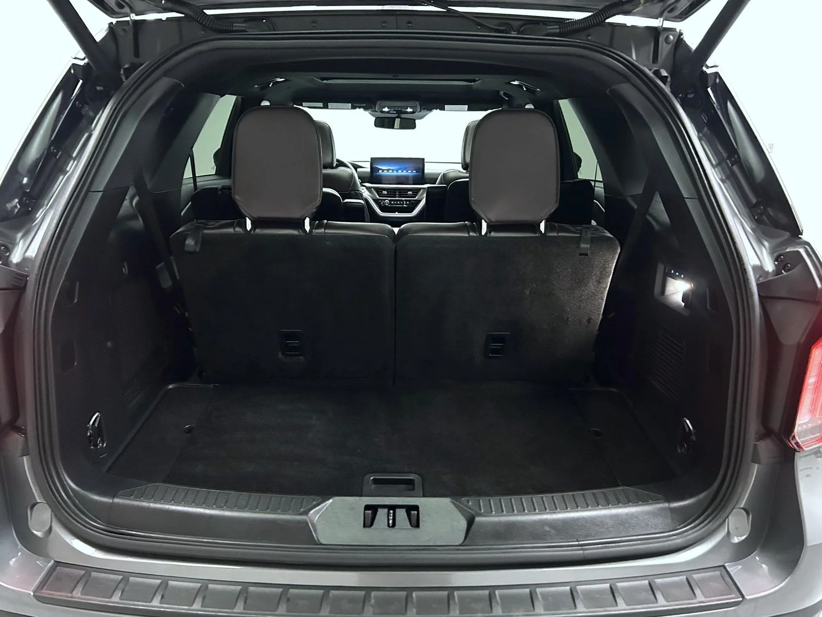 Used 2025 Gray Ford Platinum image 22