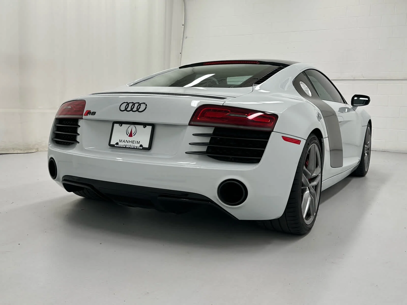 Used 2015 Ibis White Audi V8 image 6