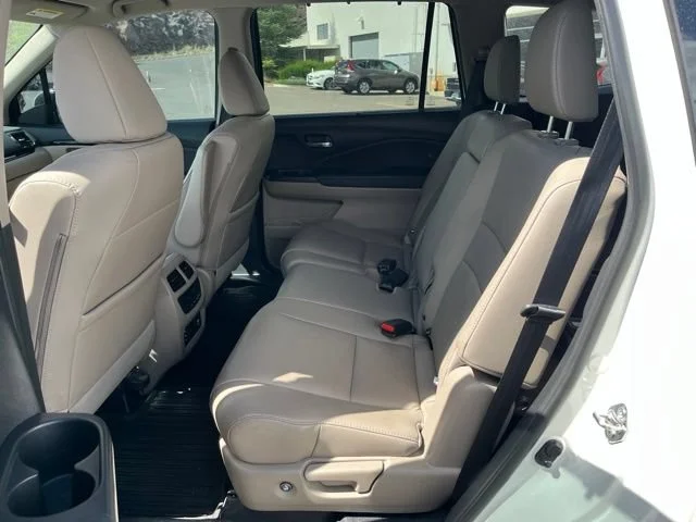 Used 2018 Diamond White Pearl Honda Touring image 15