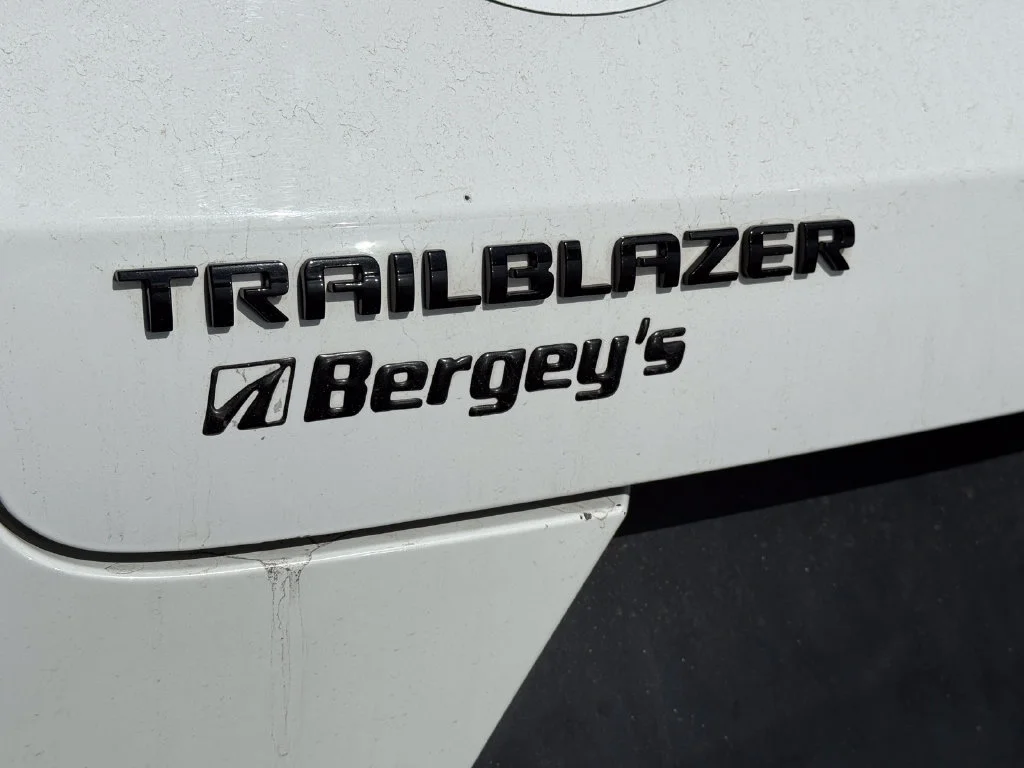 Used 2022 SUMMIT WHITE Chevrolet LT image 18