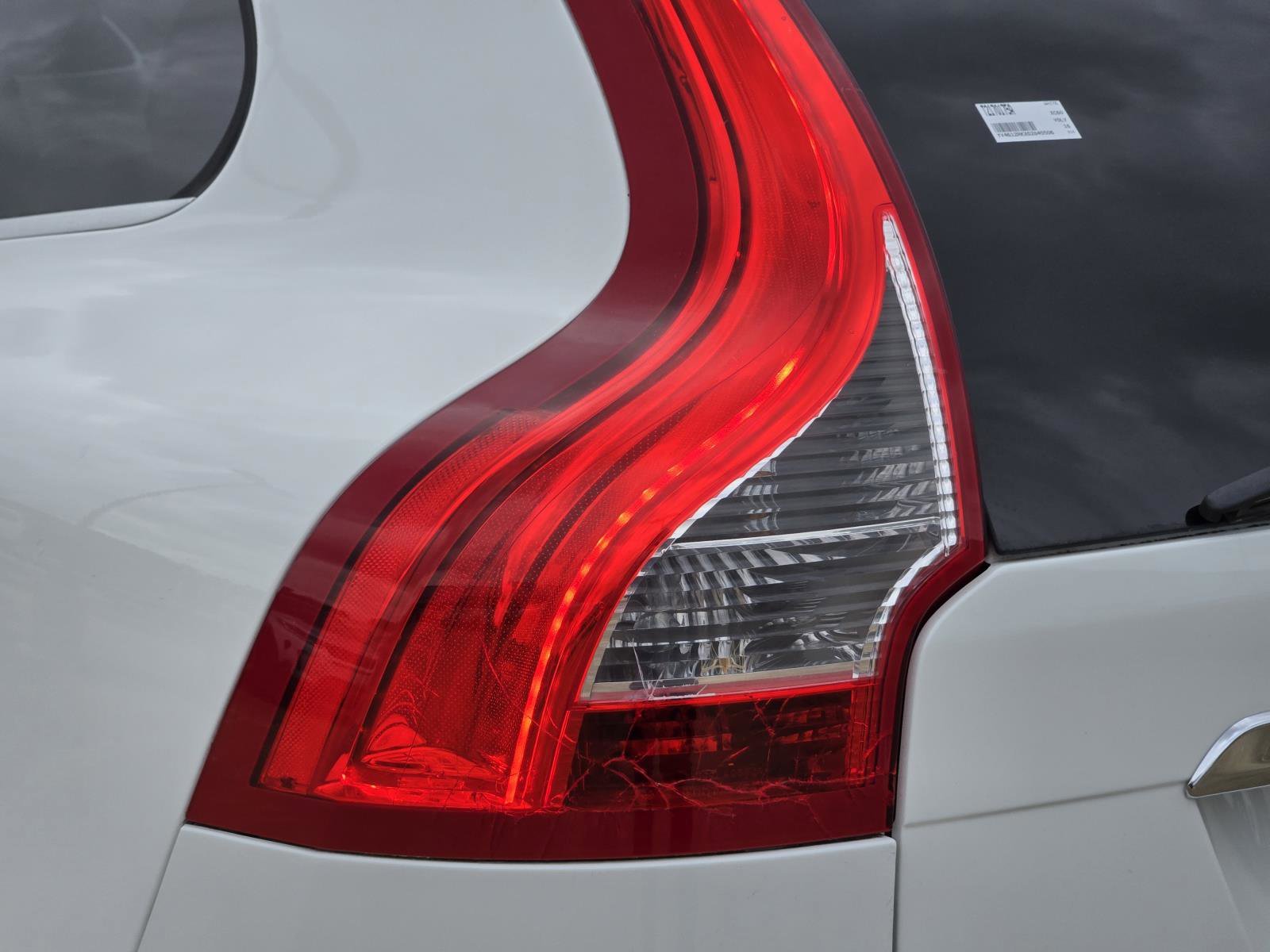 Used 2016 Ice White Volvo T5 Premier image 9