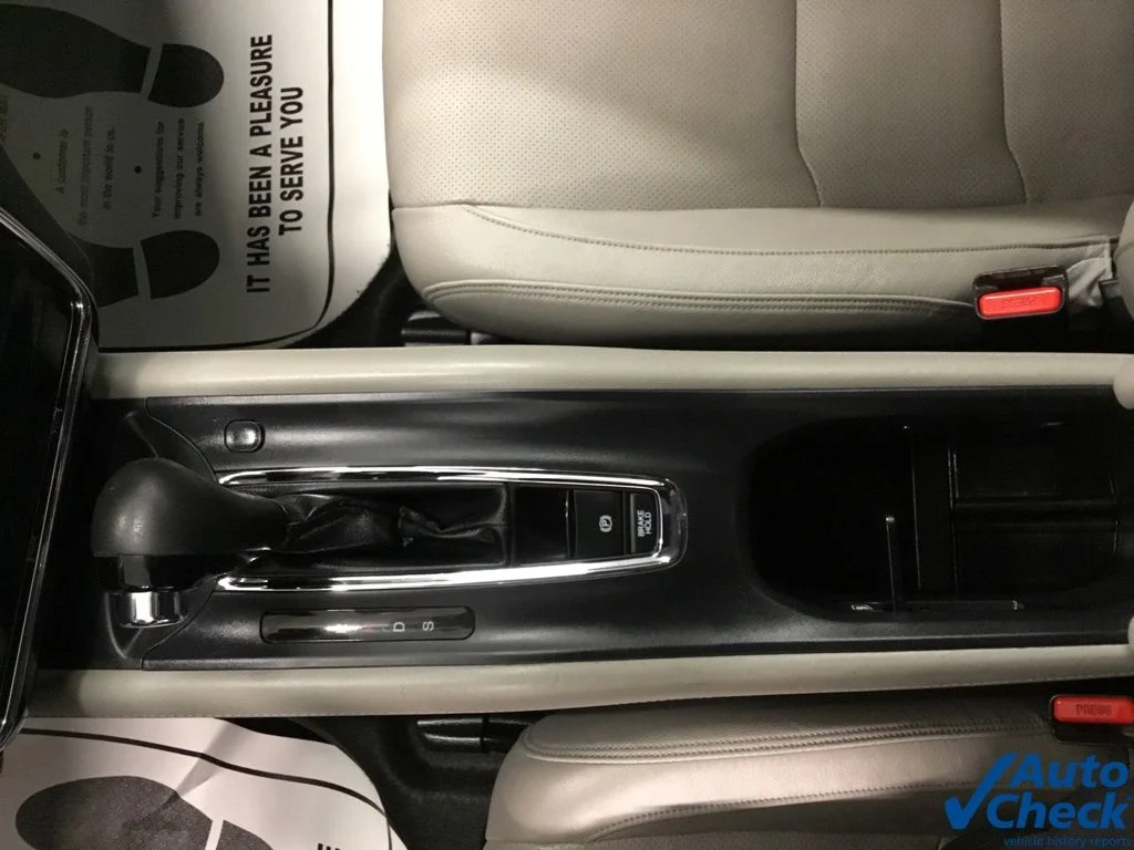 Used 2021 White Honda EX-L image 49