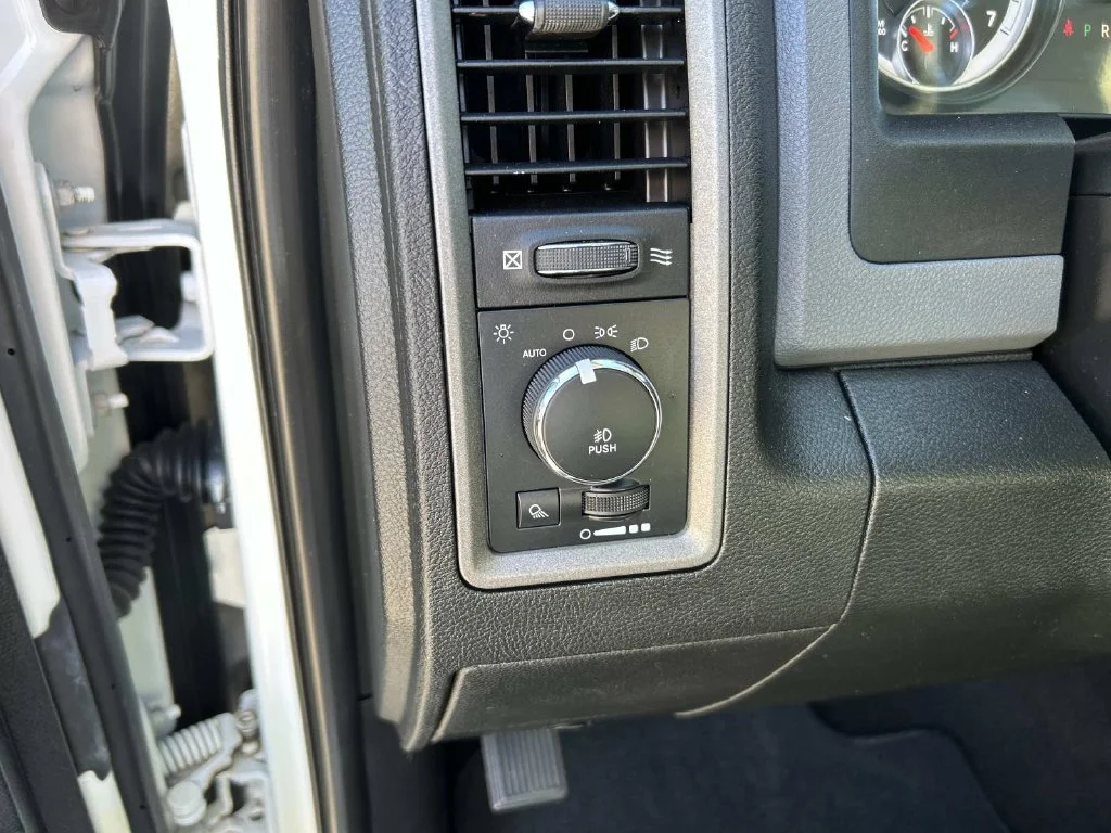 Used 2015 White Ram Express image 42