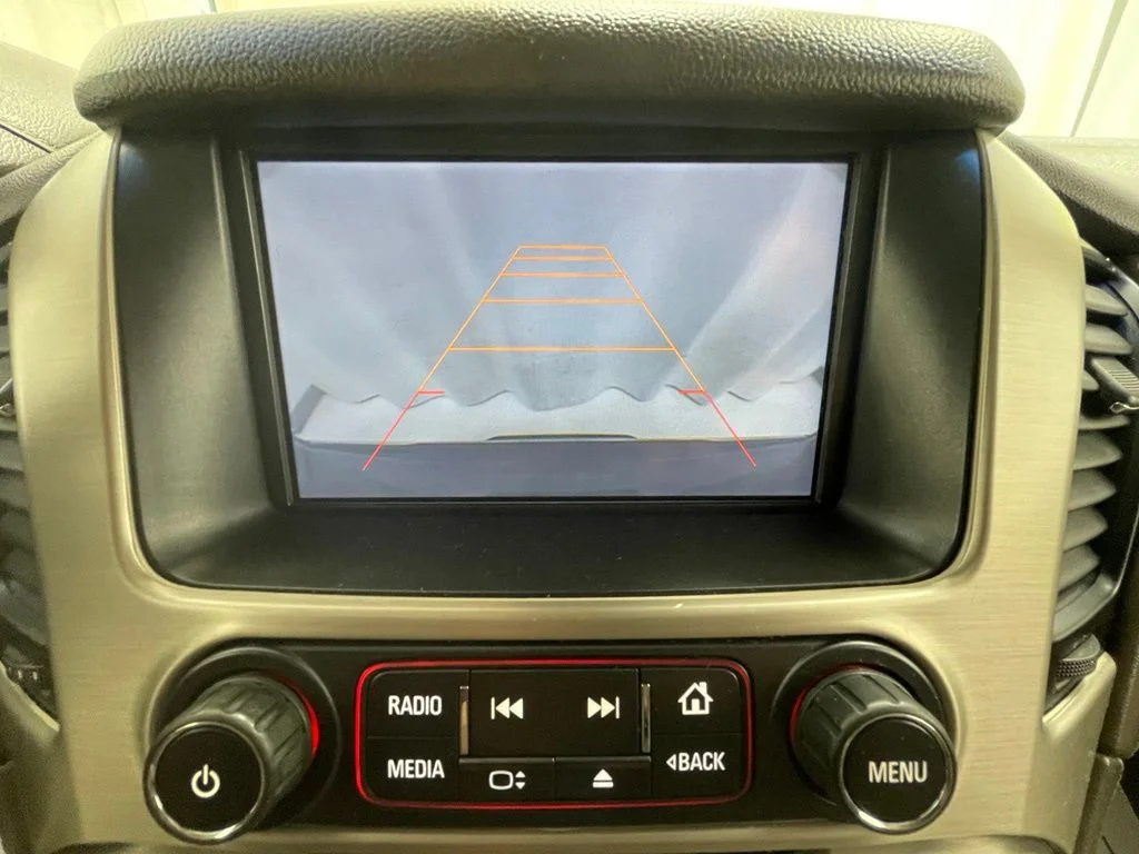 Used 2015 Gray GMC Denali image 33