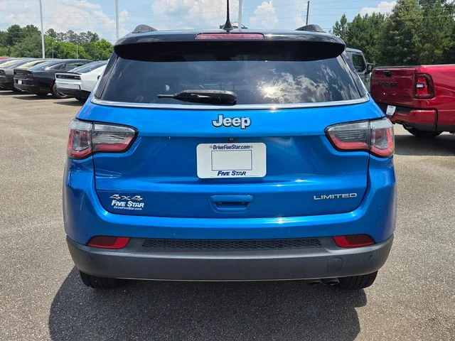 Used 2018 Blue Jeep Limited image 9