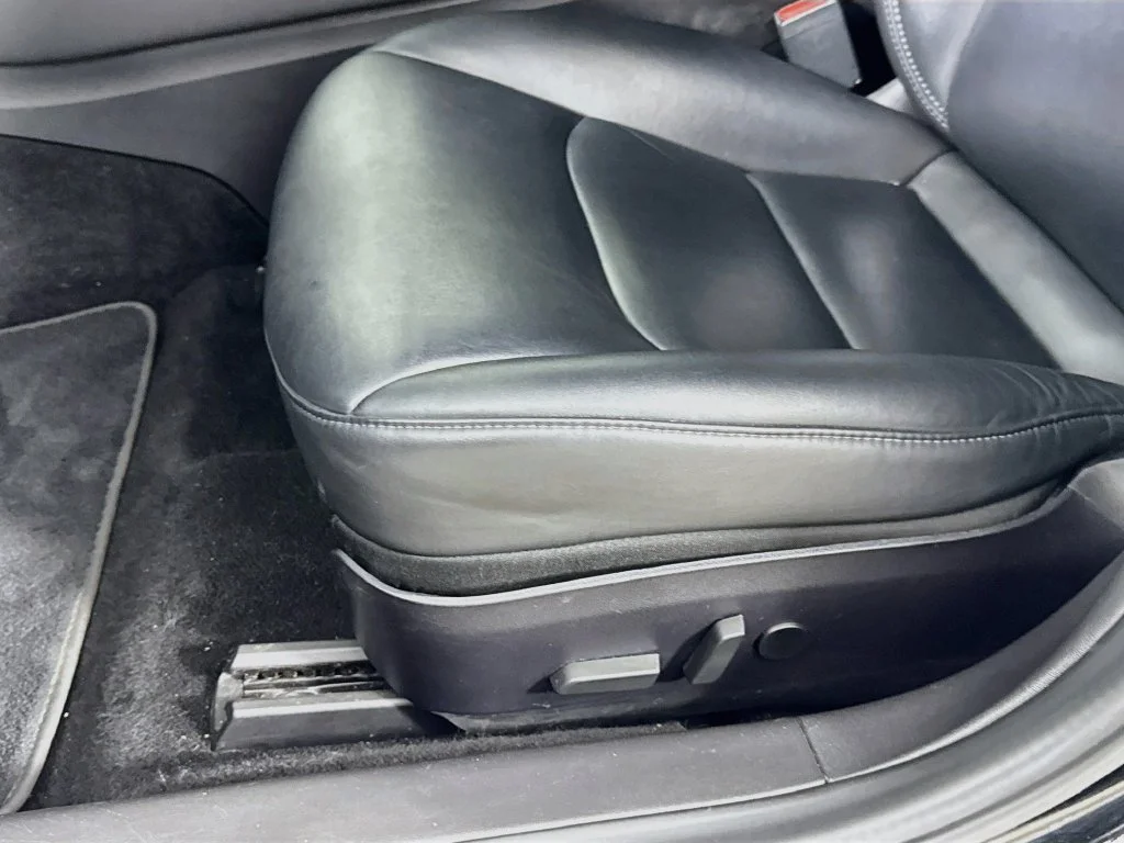 Used 2019 Solid Black Tesla Long Range image 24