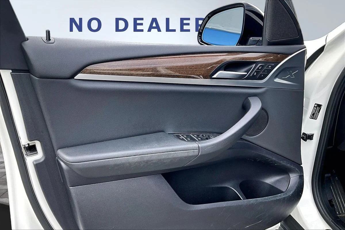 Used 2019 White BMW xDrive30i image 20