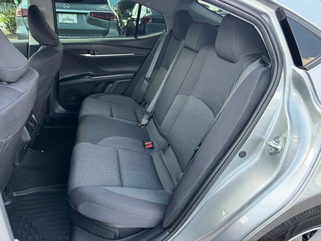 2025 Toyota Camry LE - Photo 18