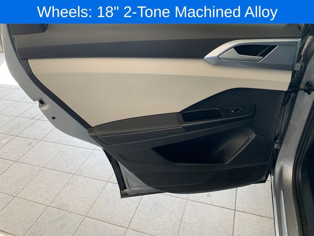 2025 Volkswagen Taos SE - Photo 9