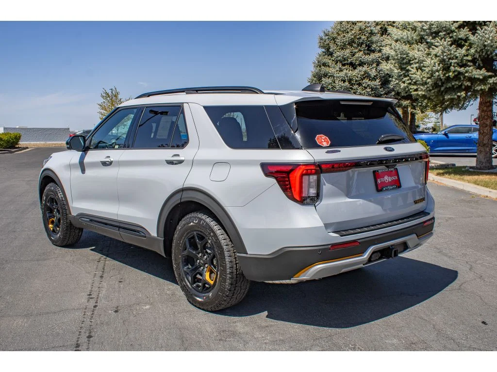 New 2026 Space White Metallic Ford Tremor® image 6