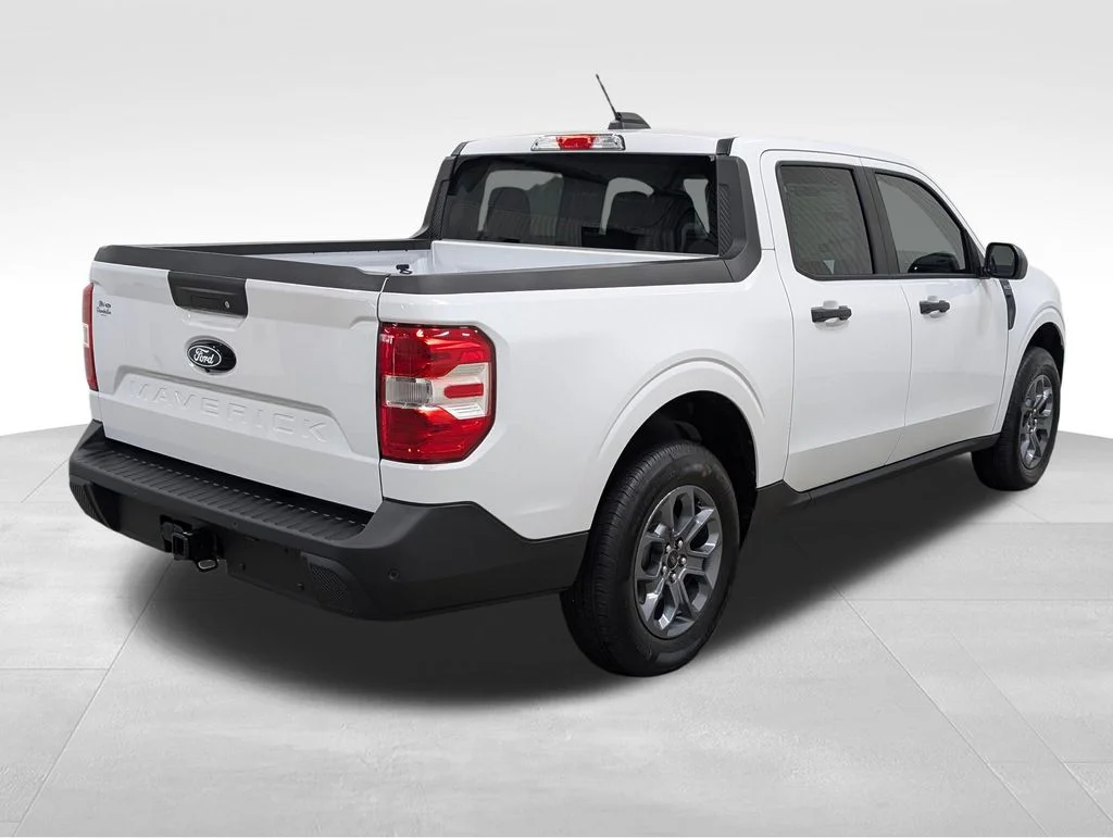 New 2026 White Ford XLT image 17