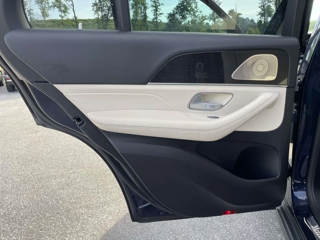 Used 2022 Lunar Blue Metallic Mercedes-Benz GLE350 image 2