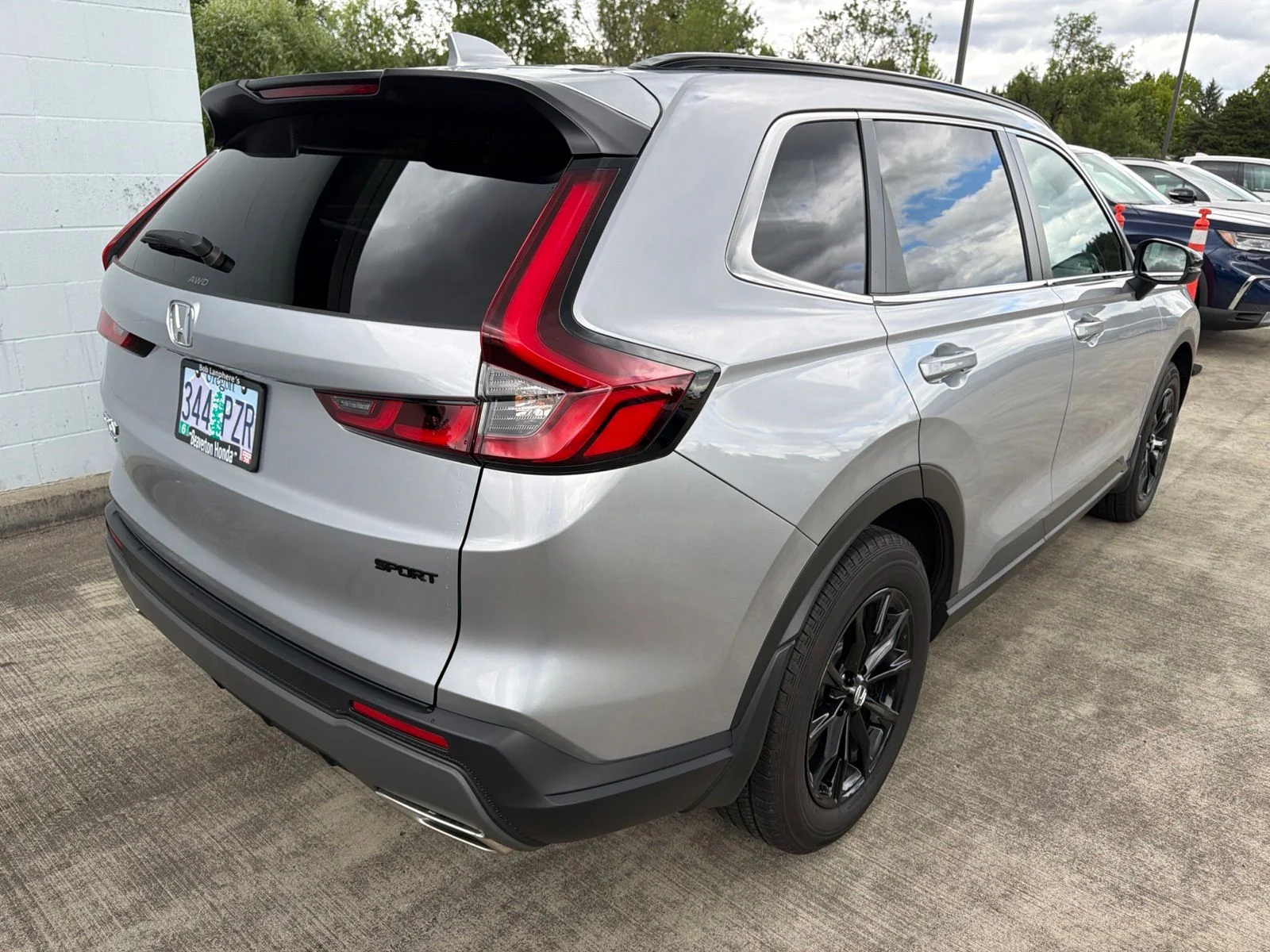 Used 2025 Solar Silver Metallic Honda Sport image 4
