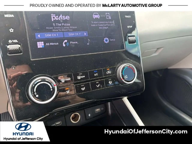 Used 2023 Black Hyundai SEL image 24