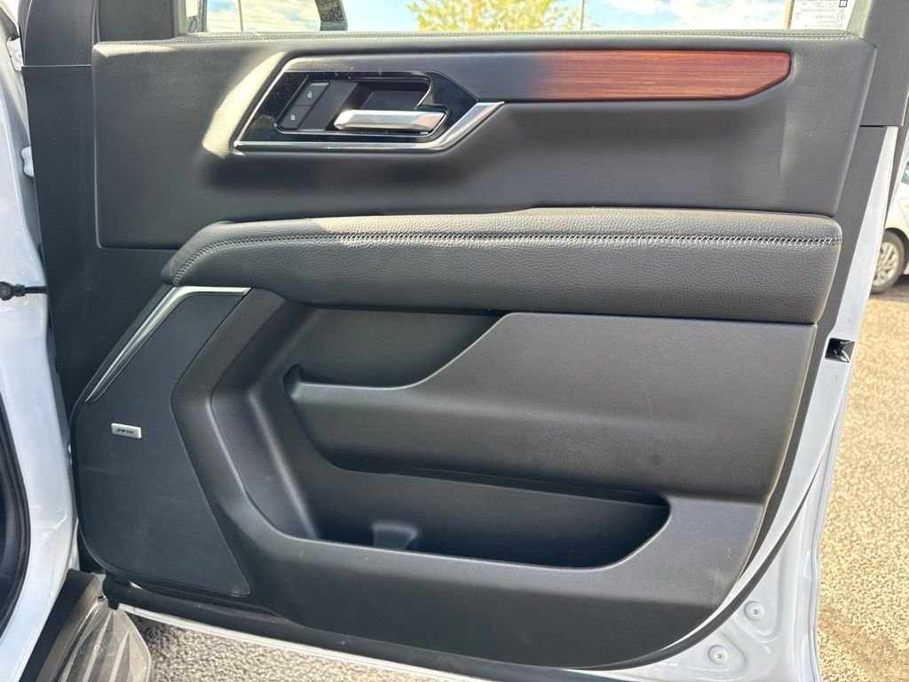 Used 2025 White GMC Denali image 25
