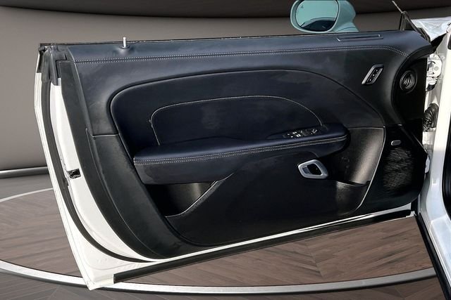 Used 2022 White Dodge SXT image 21