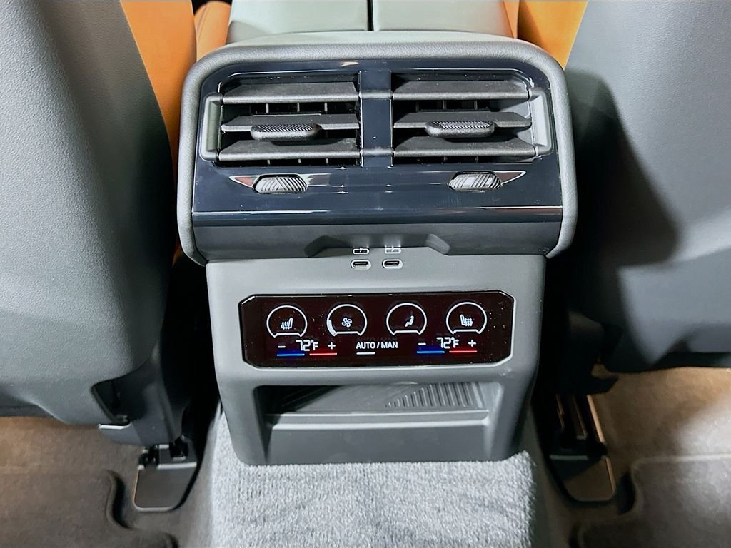 New 2027 Special Order Color BMW Base image 18