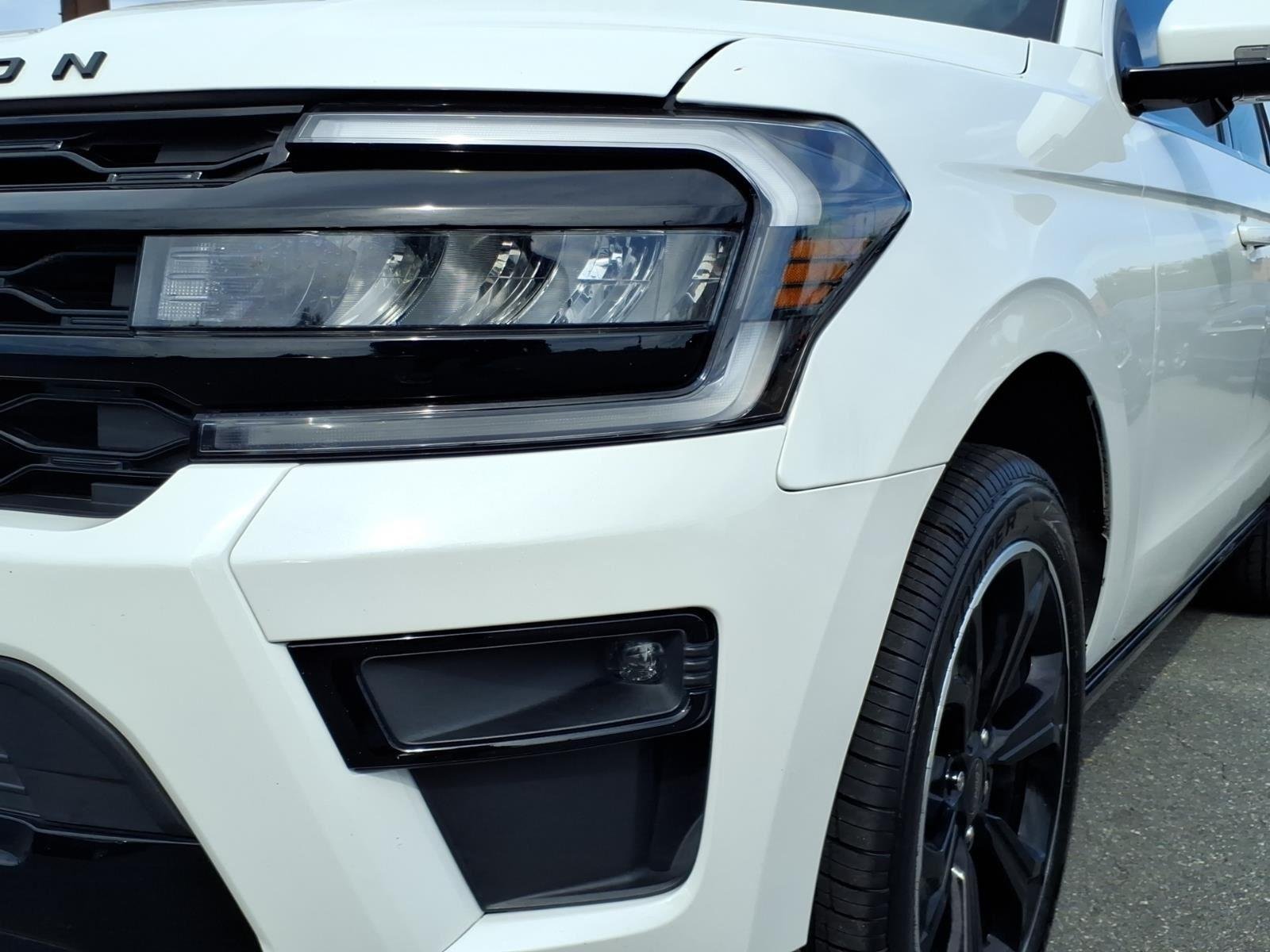 Used 2024 Star White Metallic Tri-Coat Ford Limited image 15