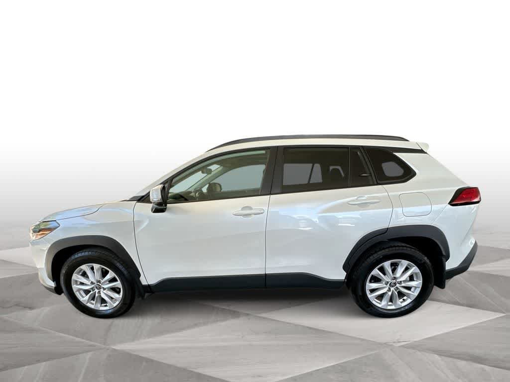 Used 2024 Wind Chill Pearl Toyota LE image 5