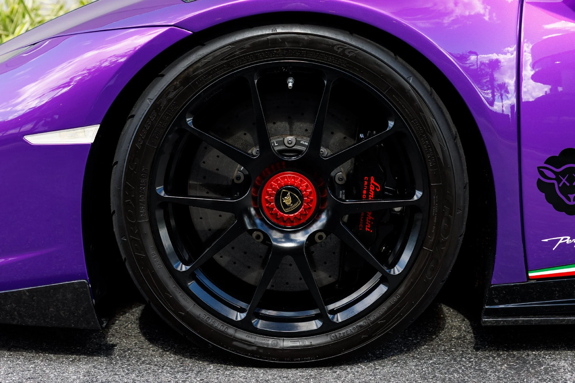 Used 2018  Lamborghini Performante image 14