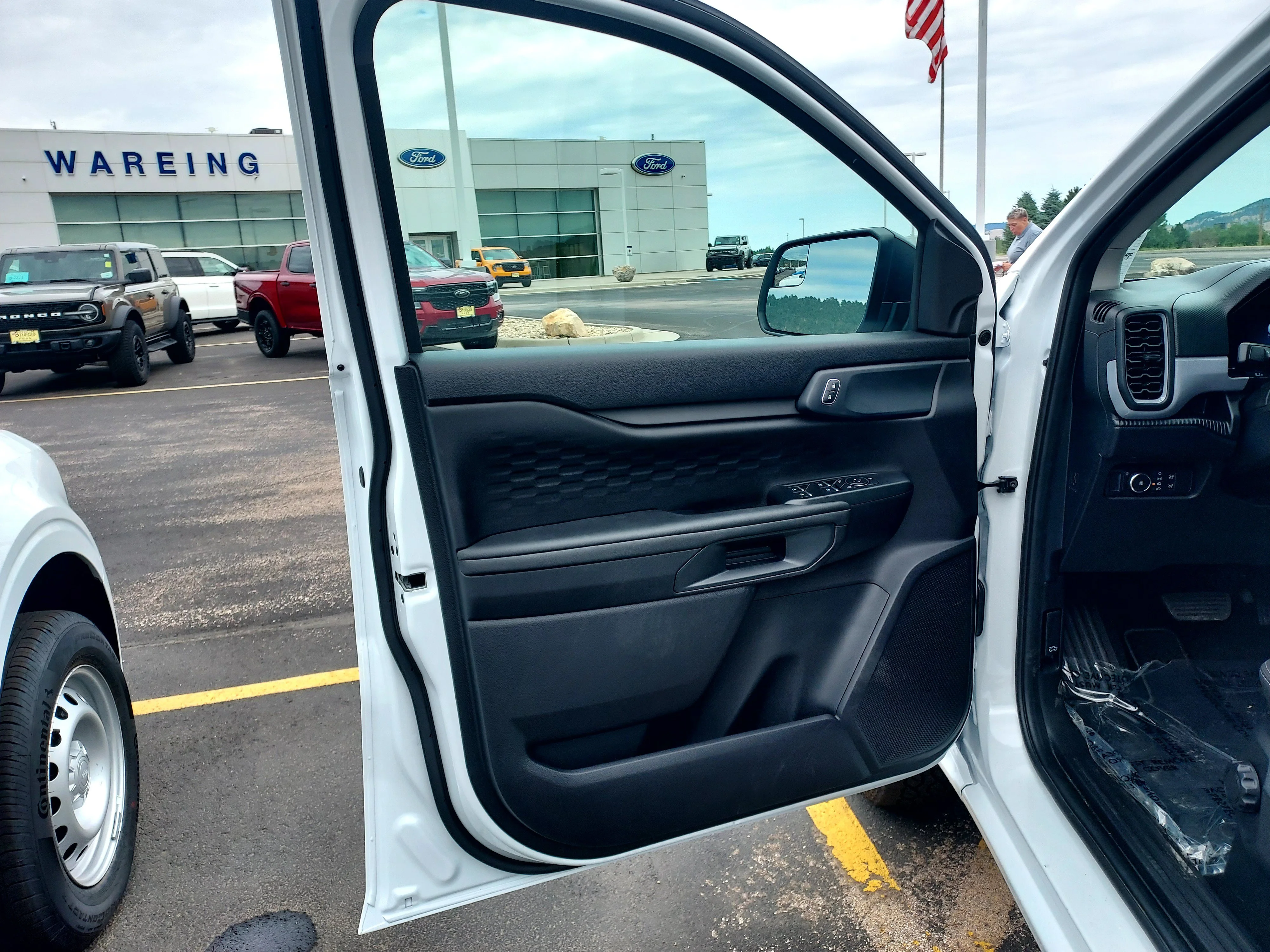 New 2026 Oxford White Ford XL image 13