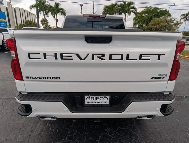 New 2026 Summit White Chevrolet RST image 10