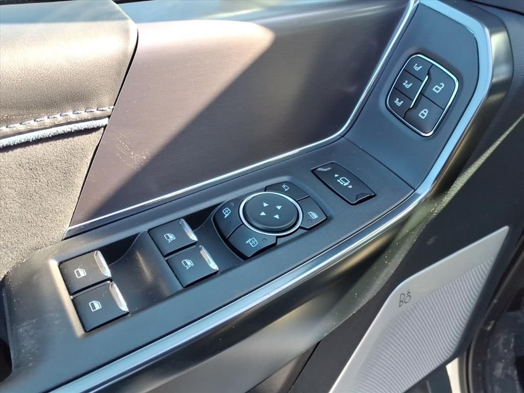 New 2026 Star White Metallic Tri-Coat Ford F-350® Platinum® image 20