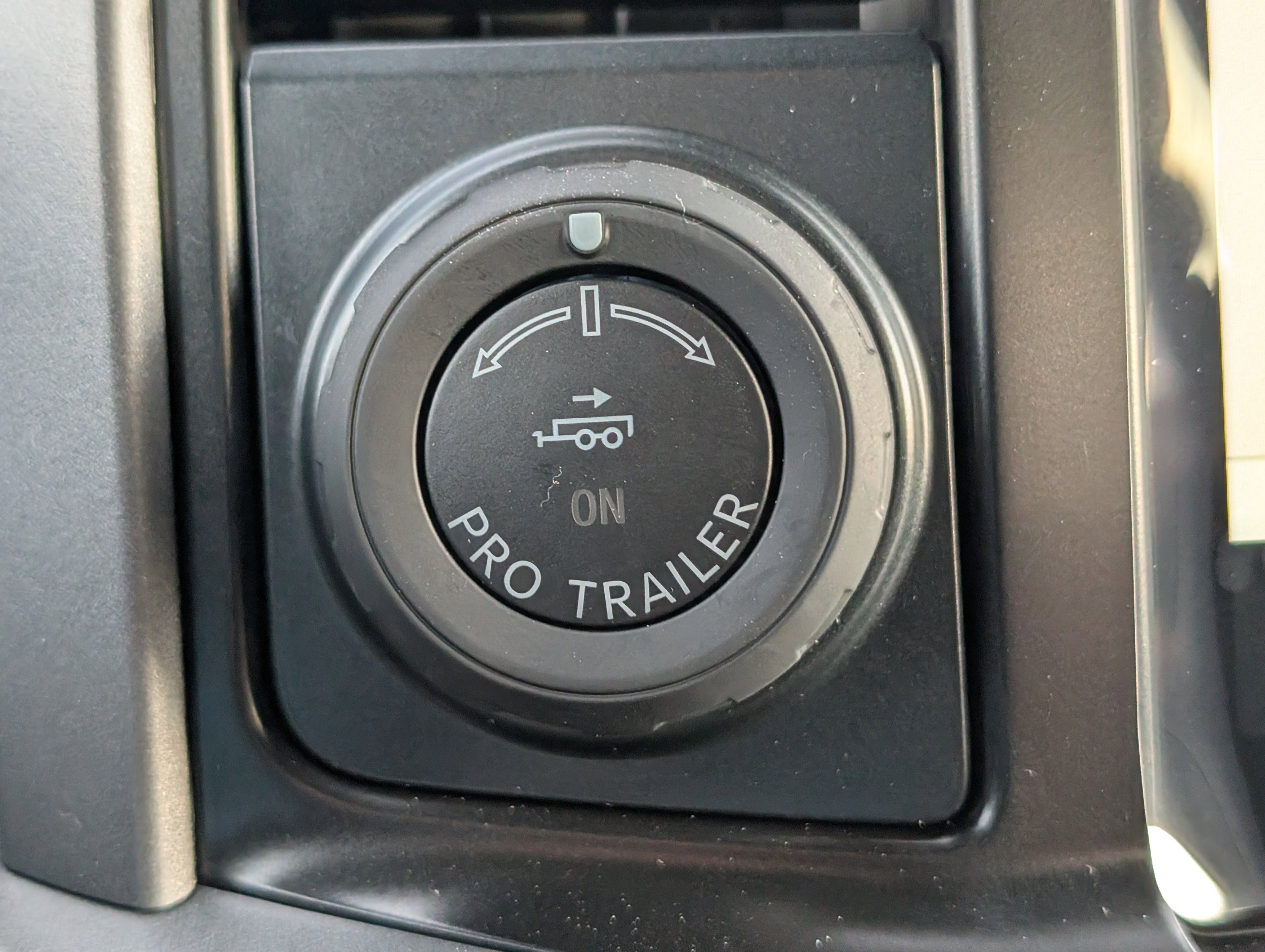 New 2026 OXFORD WHITE FORD XLT image 28