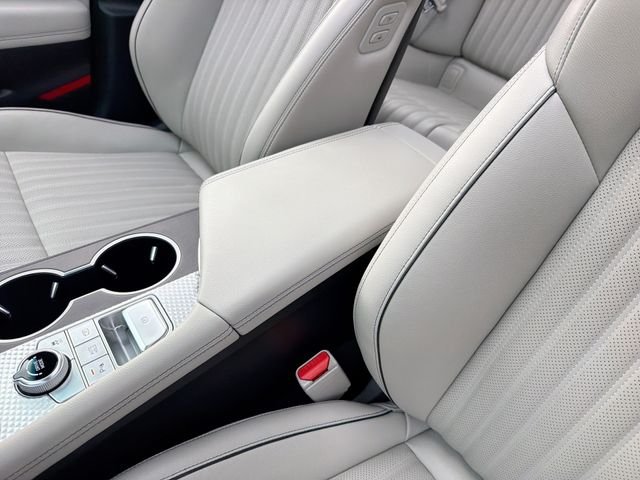 2023 GENESIS G70 Standard - Photo 23