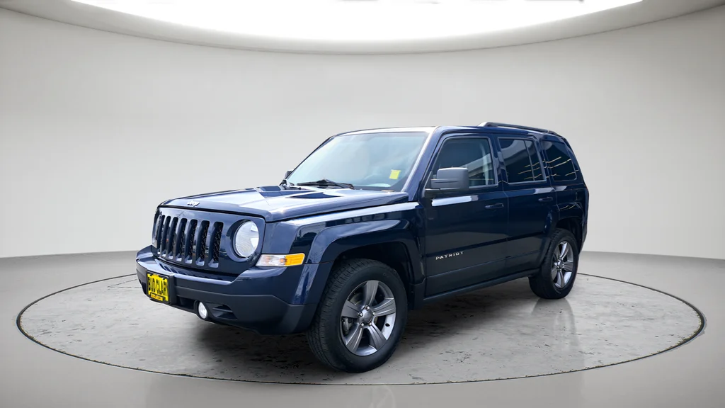Used 2015 Blue Jeep Latitude image 7