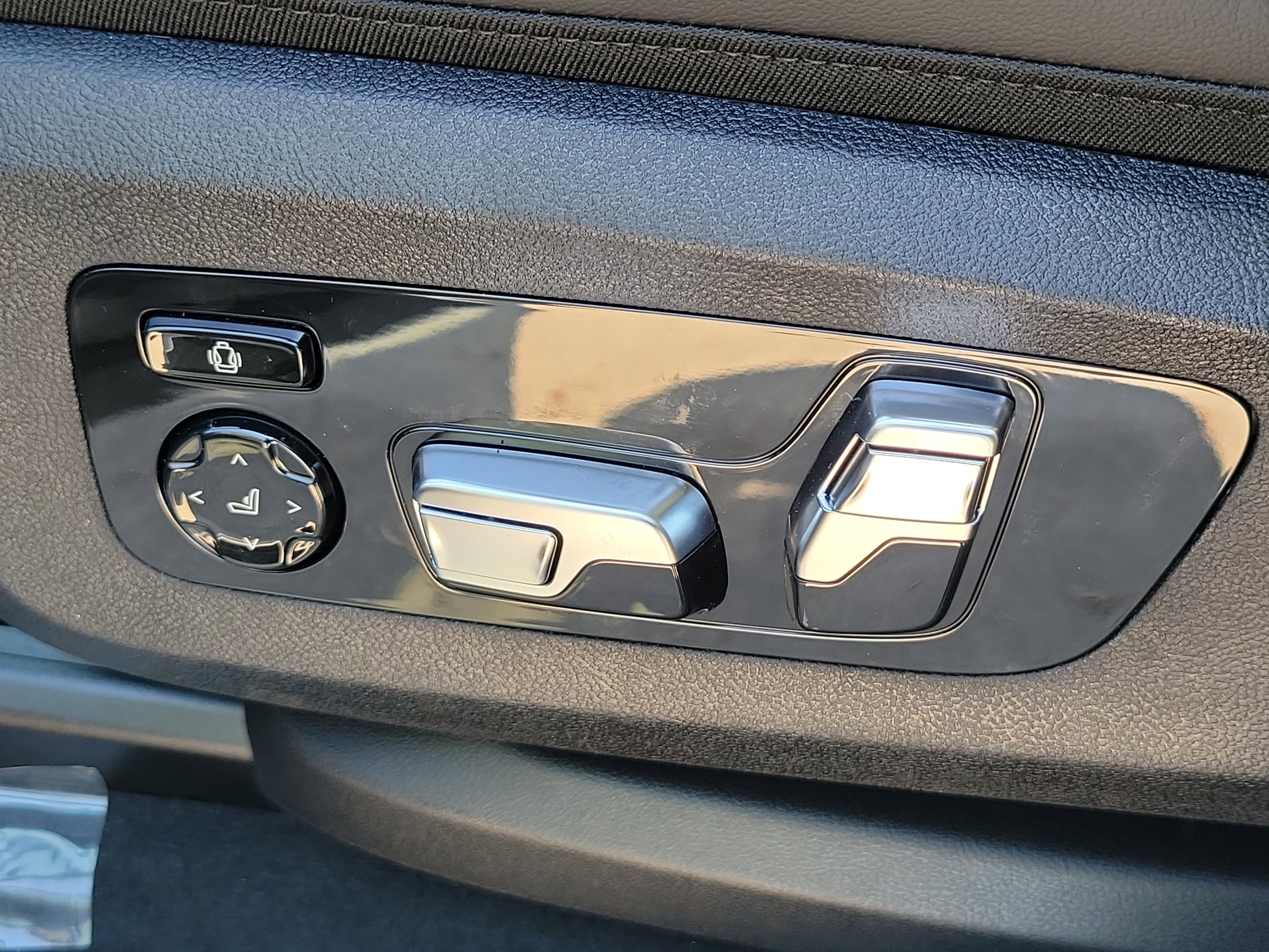 New 2026 Brooklyn Grey Metallic BMW xDrive40i image 25