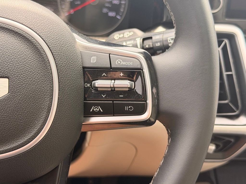 Used 2022 Silver Kia S image 30