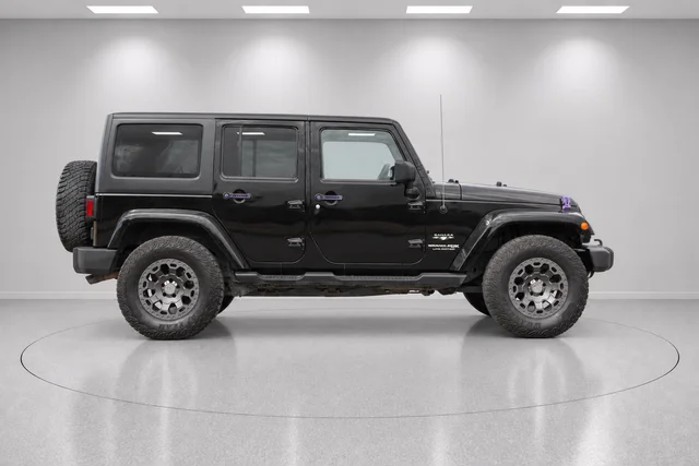 Used 2018 Black Jeep Unlimited Sahara image 2