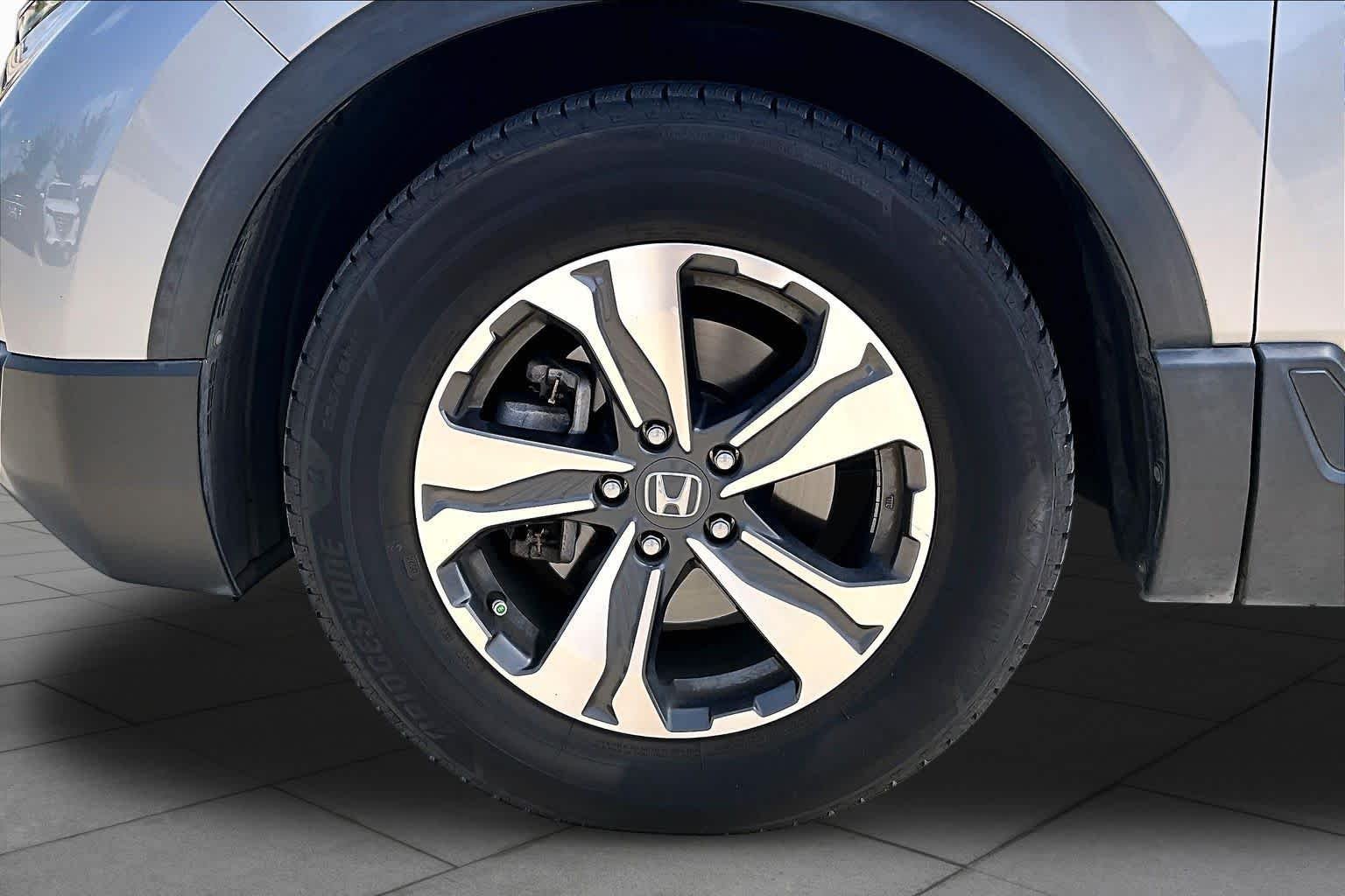 Used 2018 Lunar Silver Metallic Honda LX image 10