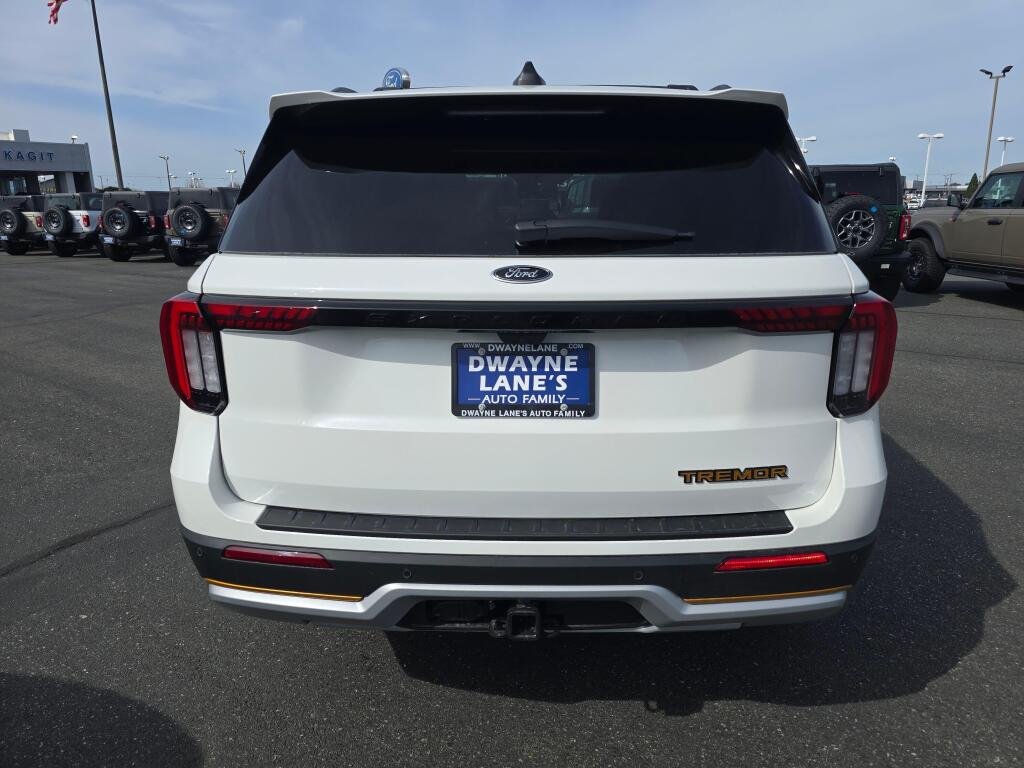 New 2026 Star White Metallic Tri-Coat Ford Tremor® image 6