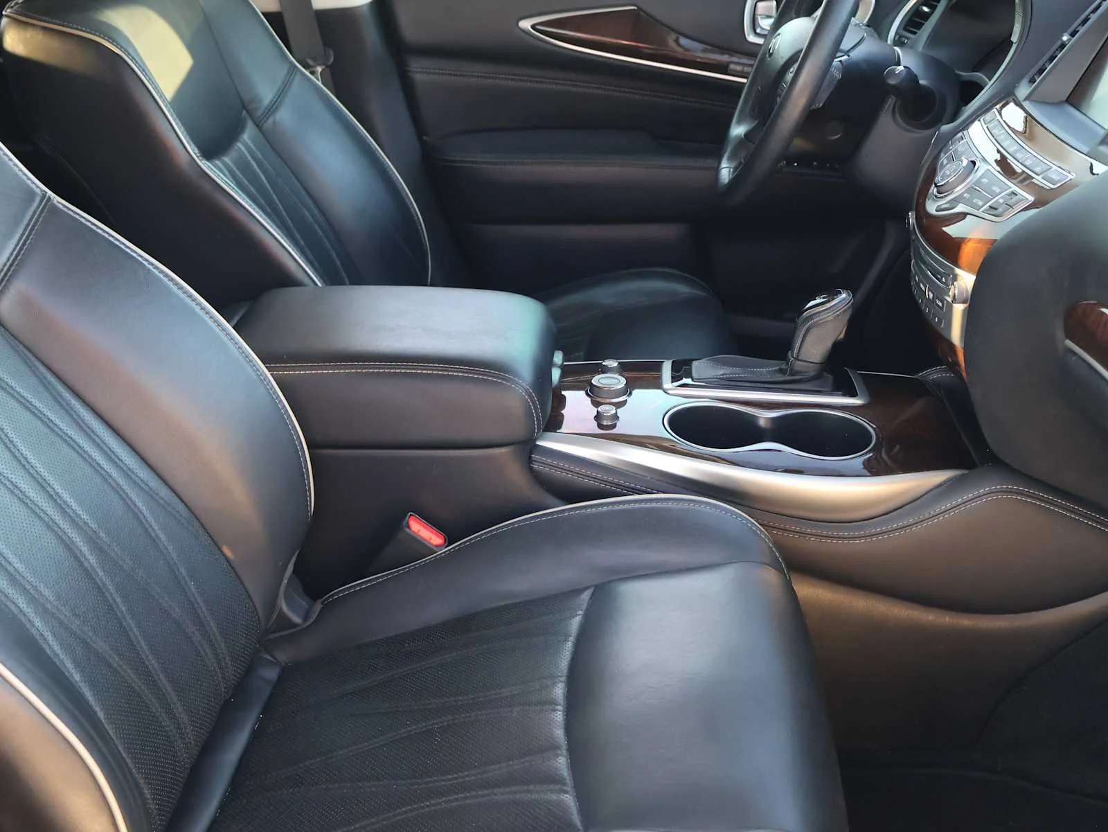 Used 2018 Liquid Platinum INFINITI  image 7