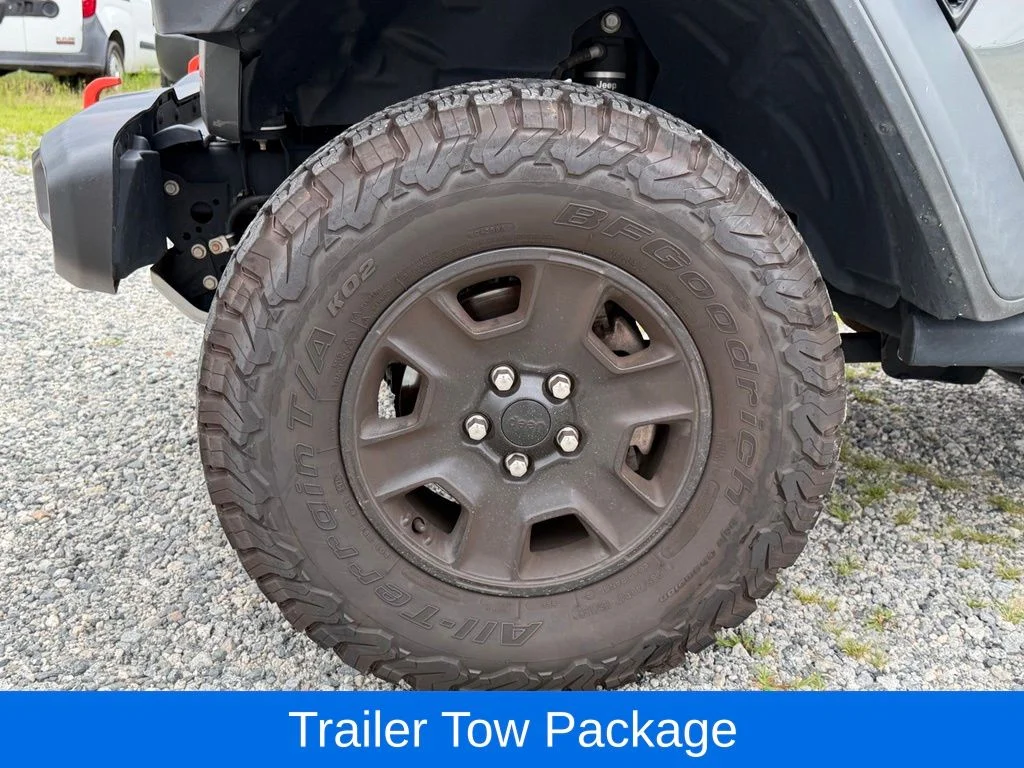Used 2021 Gray Jeep Mojave image 14