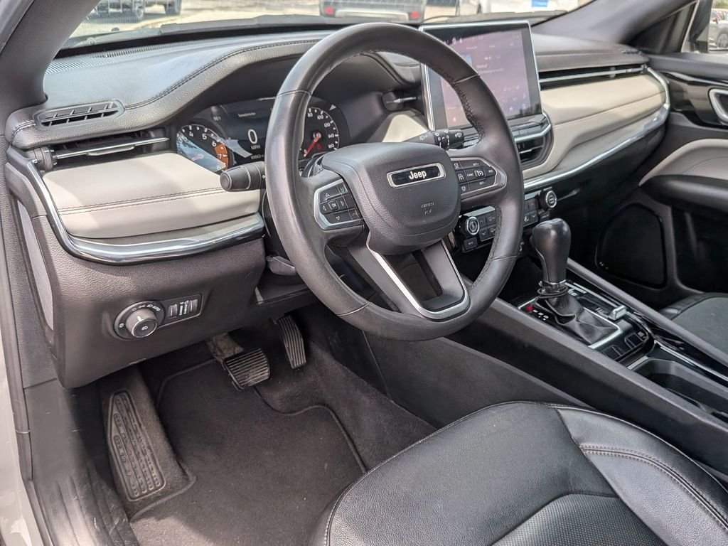 Used 2023 Gray Jeep Limited image 31