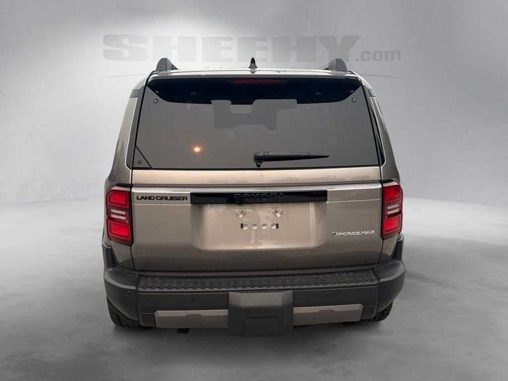 Used 2026  Toyota Base image 13