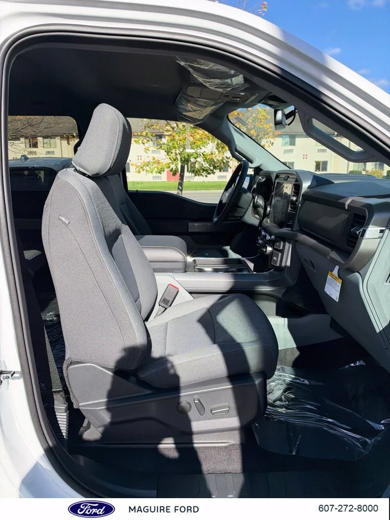 New 2026 Oxford White Ford XLT image 12