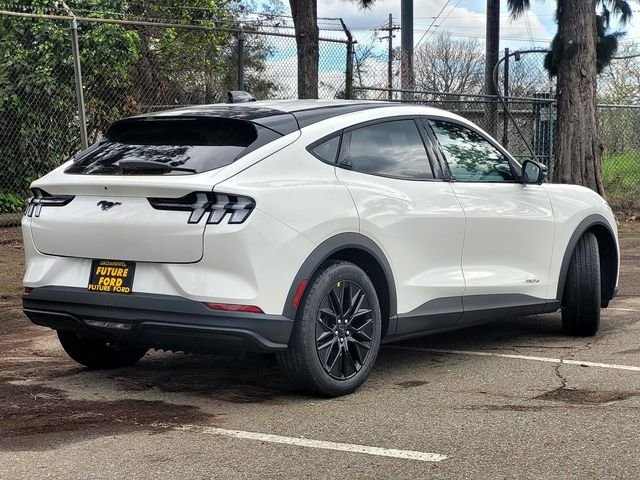 New 2026 White Ford Select image 4