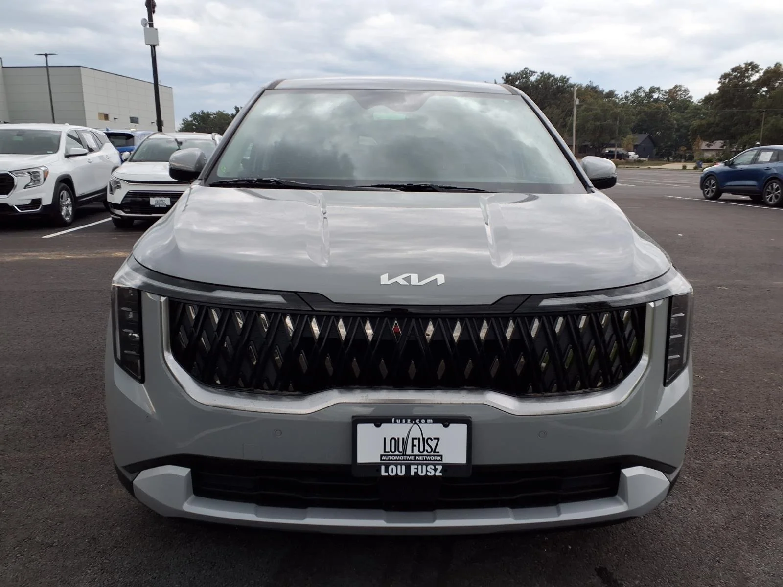New 2027 Ceramic Silver Kia LXS image 17