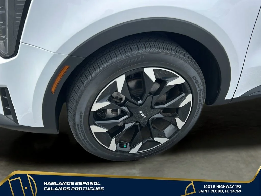 Used 2025 White Kia EX image 28